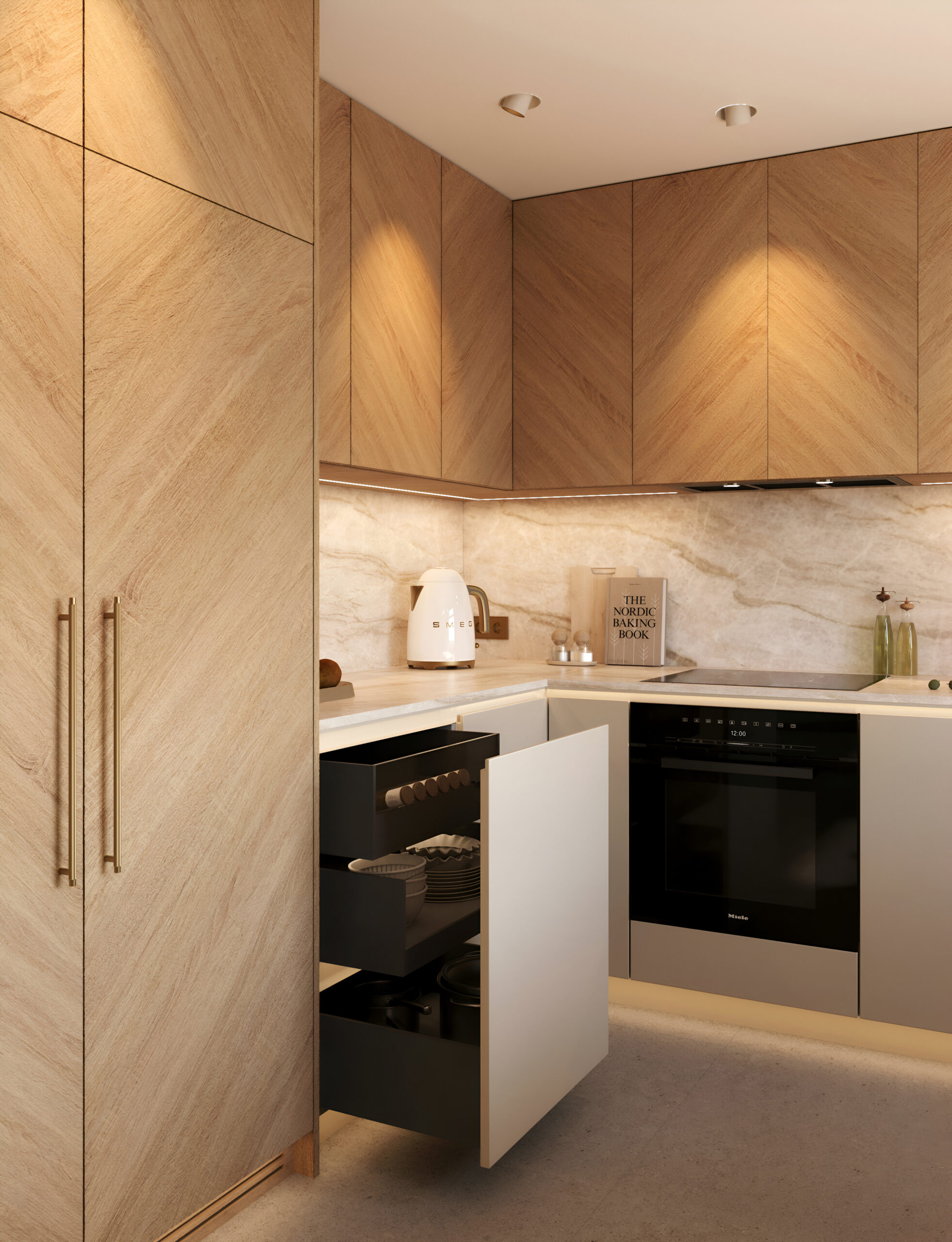 Stiligt - Modernt stiligt kök med träskåp, öppen låda, vit vattenkokare och svart ugn. Marmorbacksplash och minimalistisk inredning.